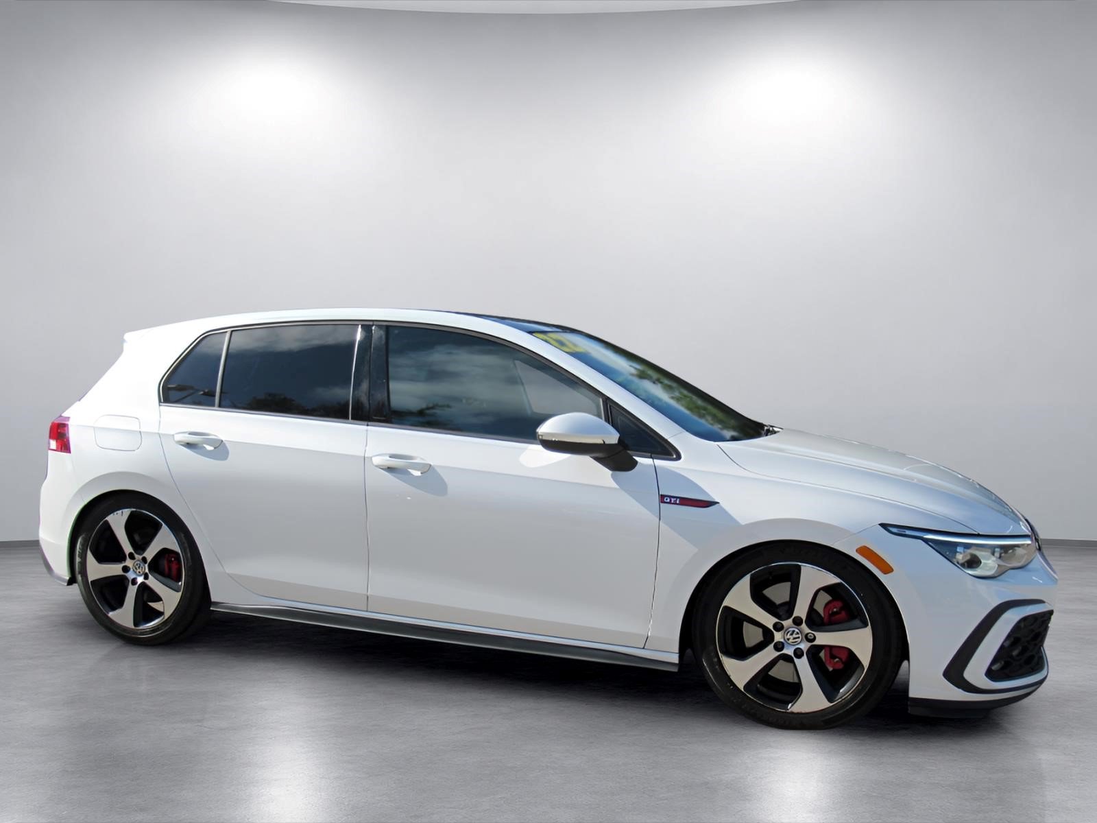 Used 2022 Volkswagen GTI SE FWD image 2