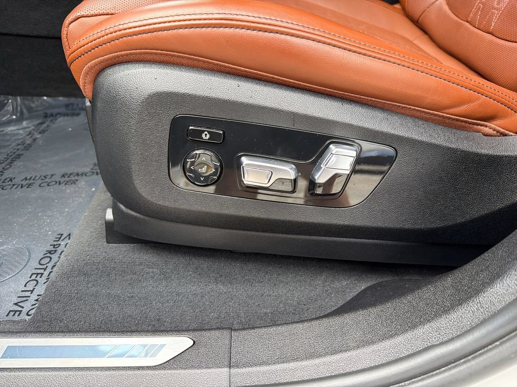 Used 2023 BMW X6 xDrive40i w/ M Sport Package AWD/4WD image 16
