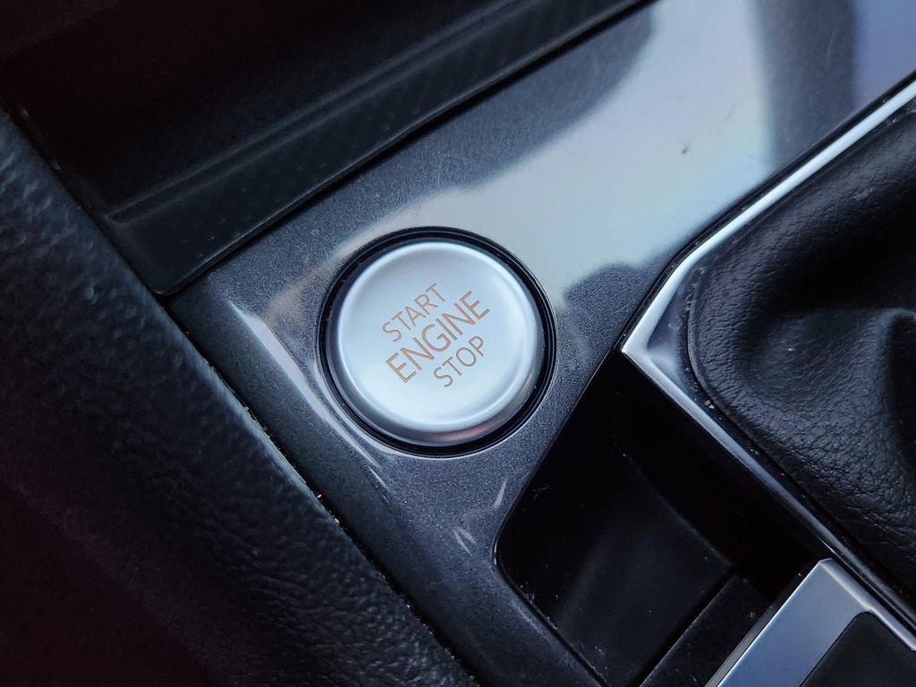 Used 2024 Volkswagen Tiguan SE R-Line image 19