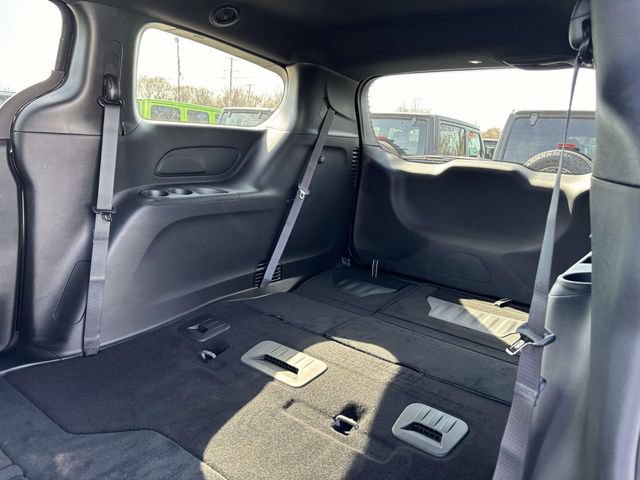 New 2027 Chrysler Pacifica Select w/ Family Tech Group AWD/4WD image 9