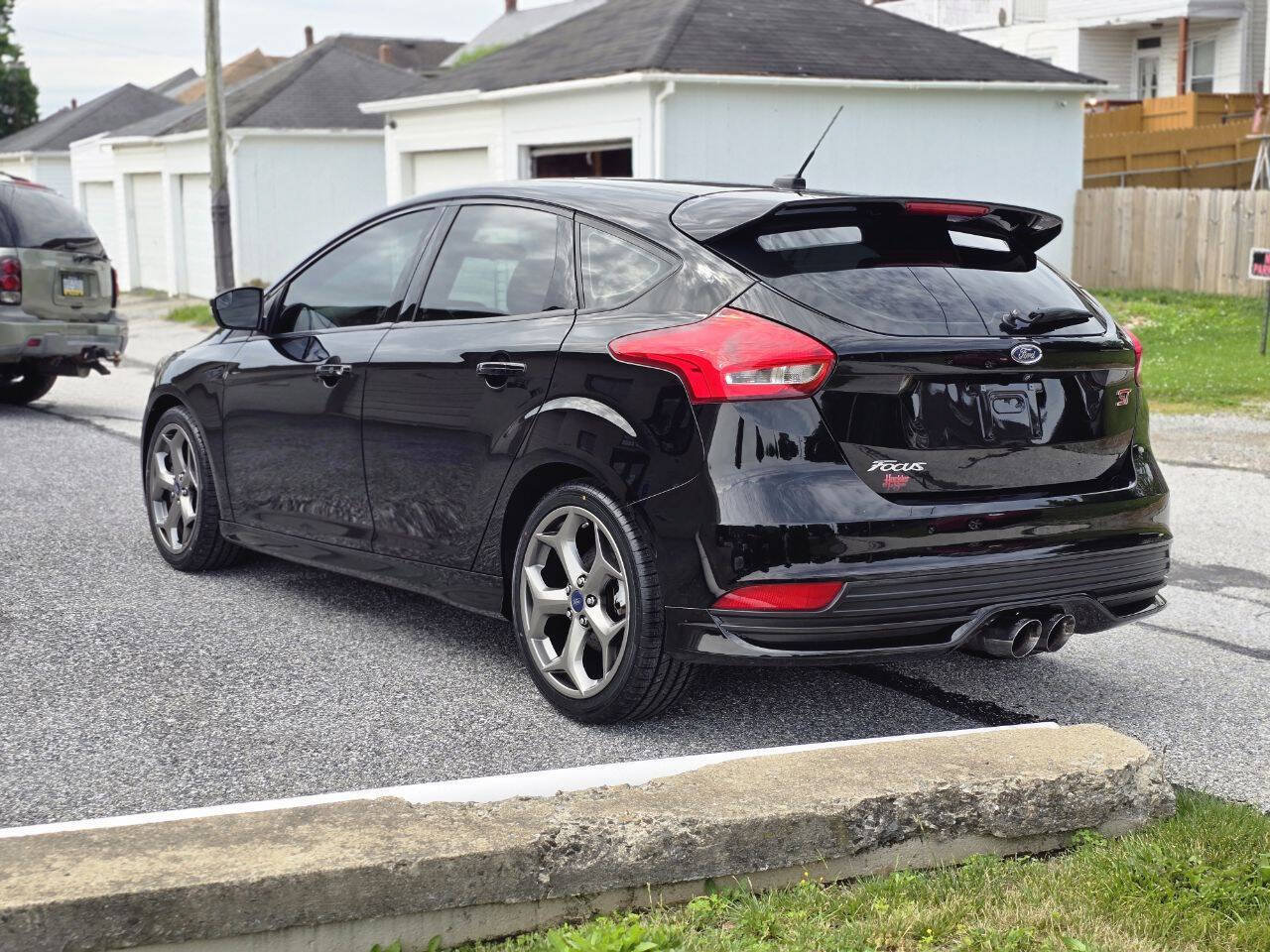 Used 2018 Ford Focus ST FWD image 31