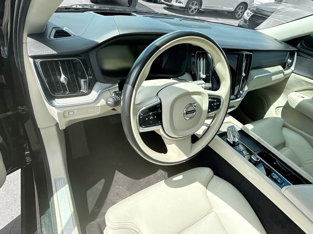 Used 2022 Volvo S60 B5 Inscription FWD image 12