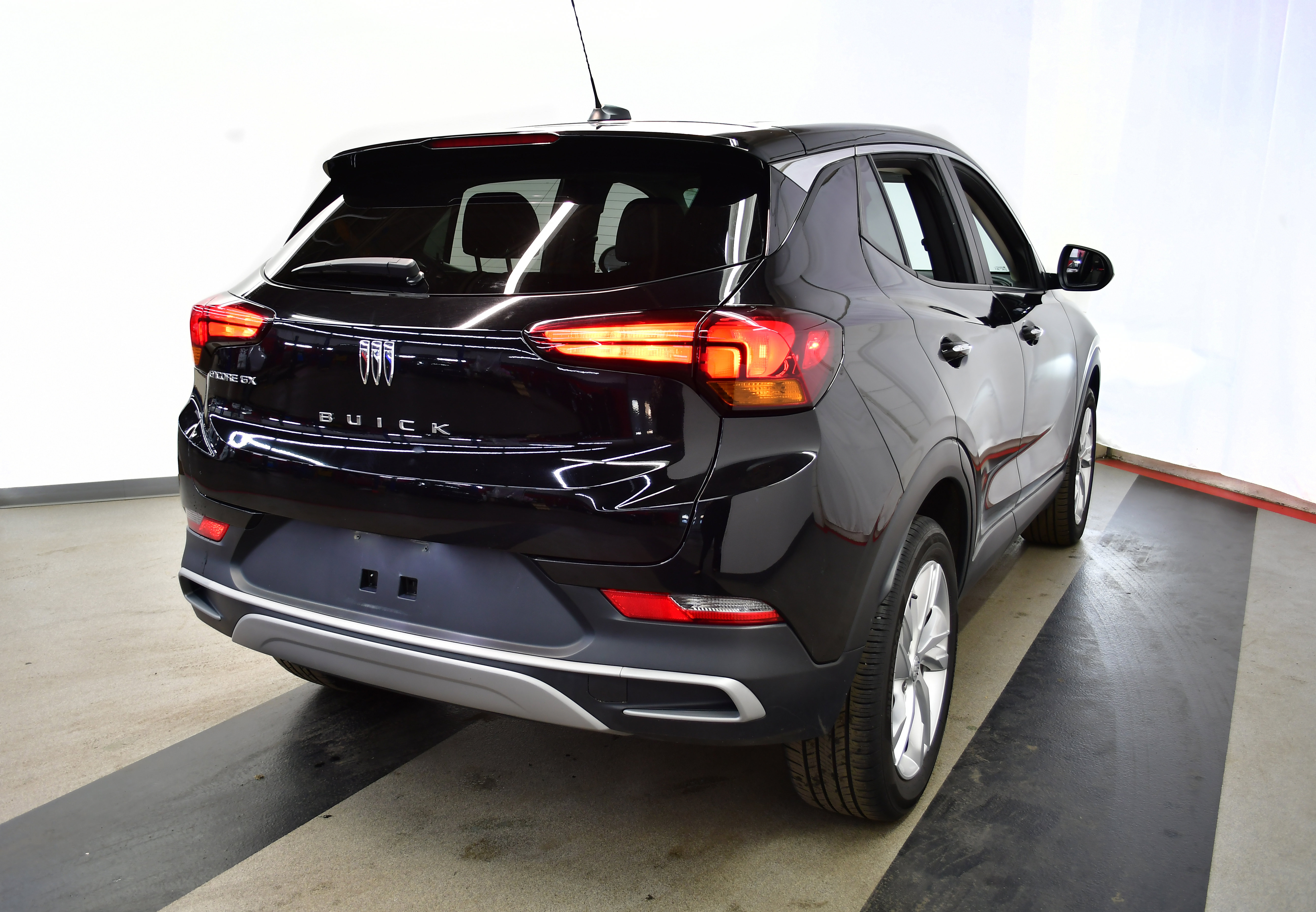 Used 2025 Buick Encore GX Preferred image 7
