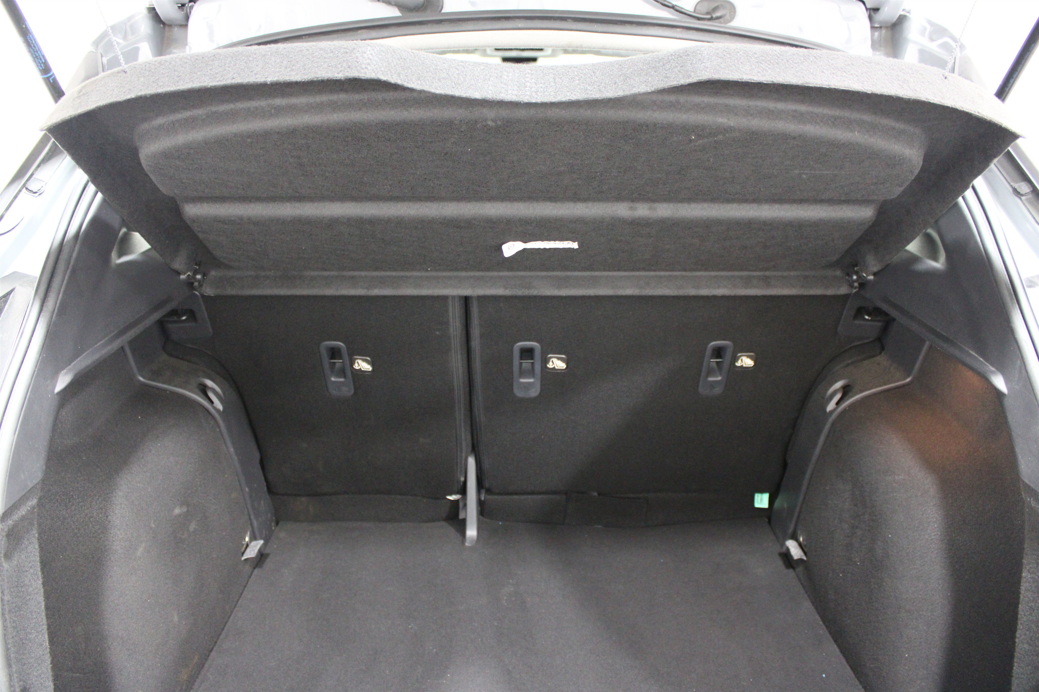 Used 2023 Nissan Kicks SR w/ SR Premium Package FWD image 22