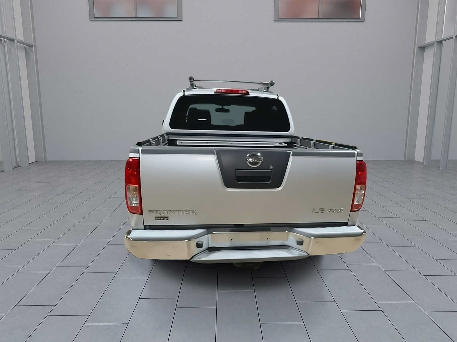 Used 2010 Nissan Frontier LE w/ LE Value Truck Pkg AWD/4WD image 7