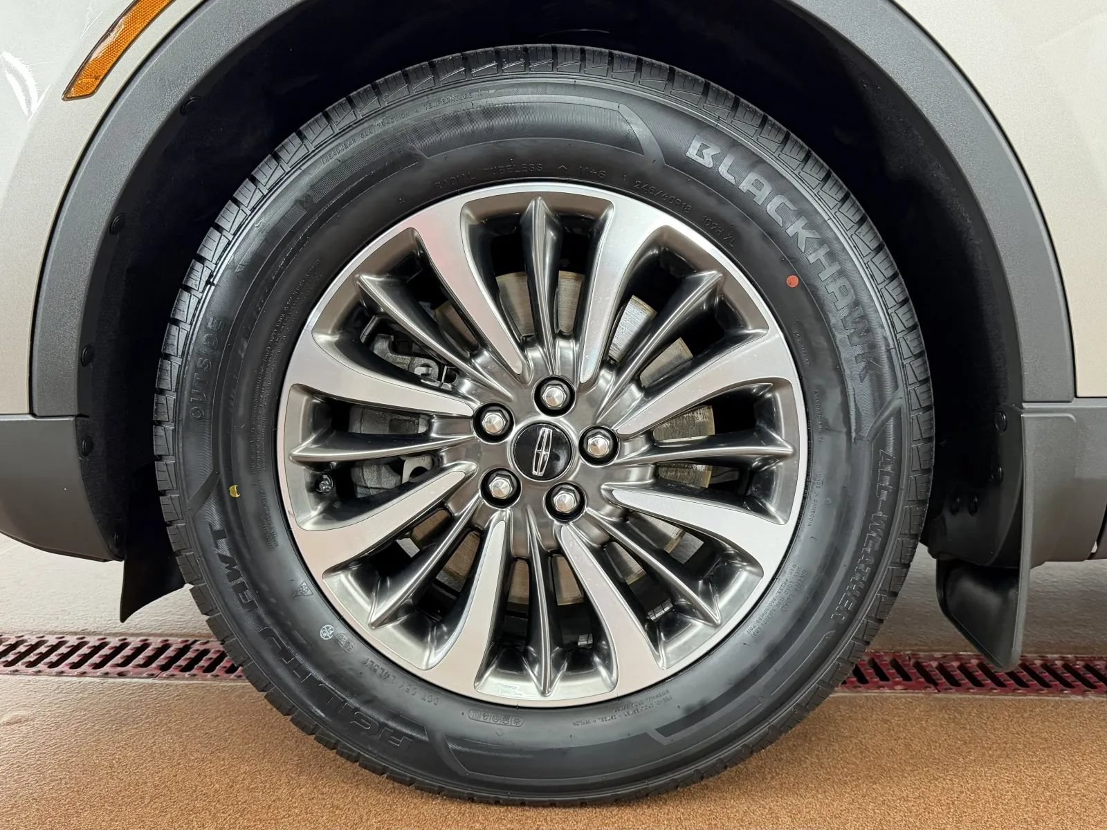 Used 2020 Lincoln Nautilus Premier w/ Equipment Group 101A AWD/4WD image 8