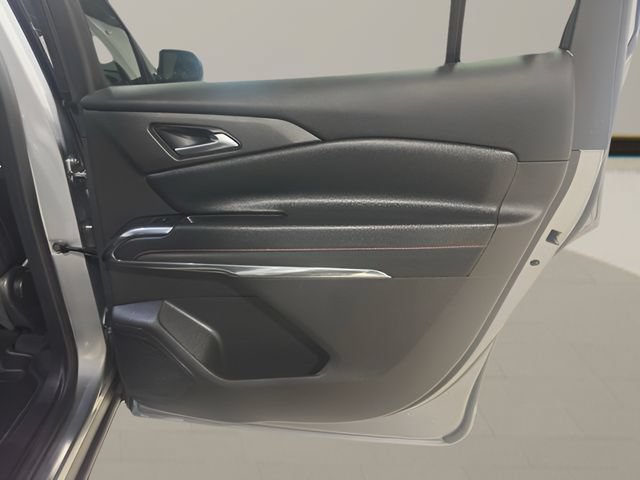 Used 2026 Chevrolet Traverse Z71 w/ LPO, Floor Liner Package AWD/4WD image 33