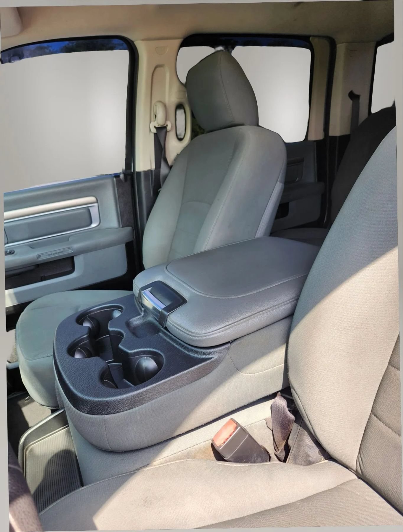 Used 2018 RAM 1500 Classic SLT AWD/4WD image 15