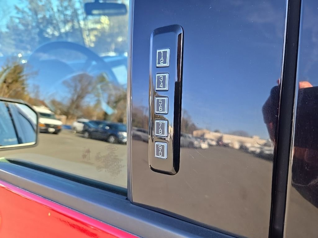 Used 2020 Ford F150 Lariat image 11