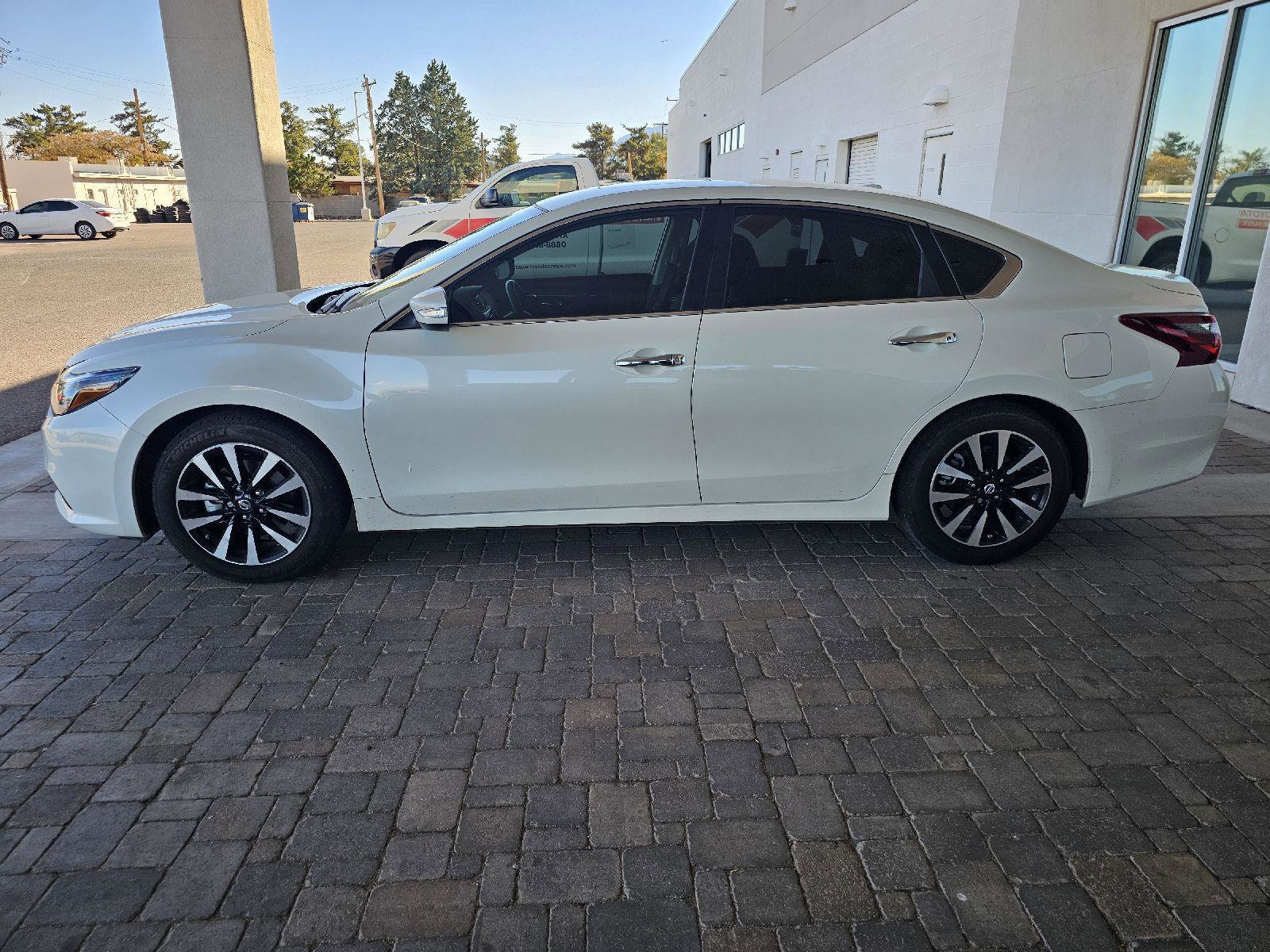 Used 2018 Nissan Altima 2.5 SL w/ 2.5 SL Technology Package image 3