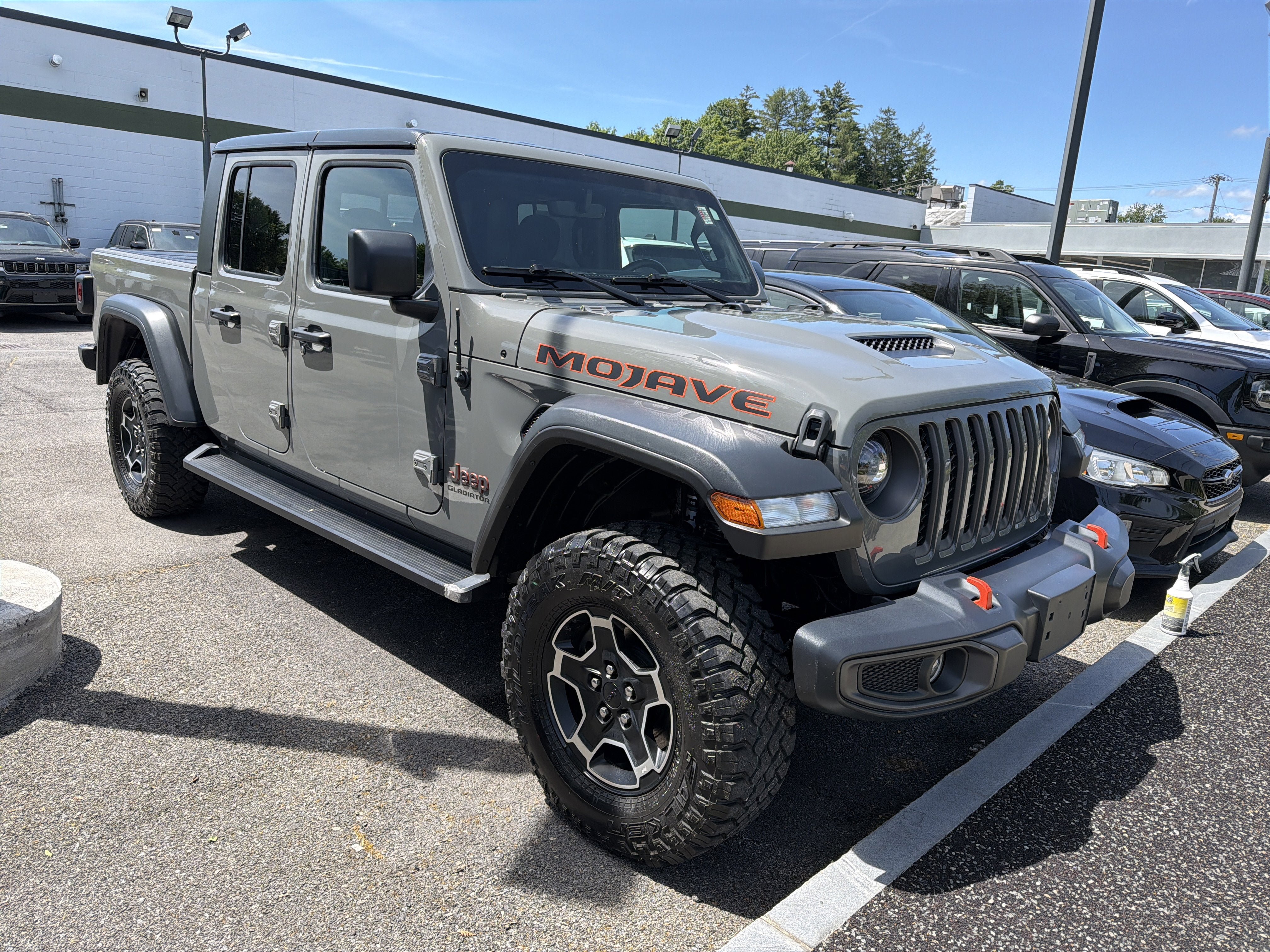 Used 2021 Jeep Gladiator Mojave AWD/4WD image 2