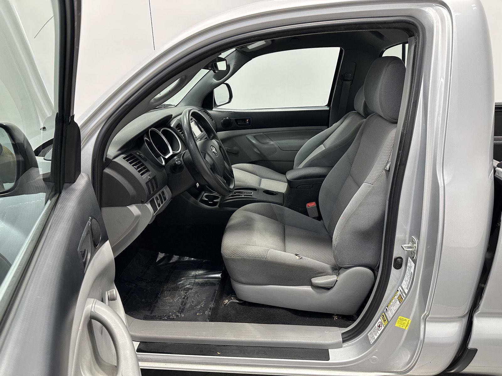 Used 2013 Toyota Tacoma 4x4 Regular Cab image 14