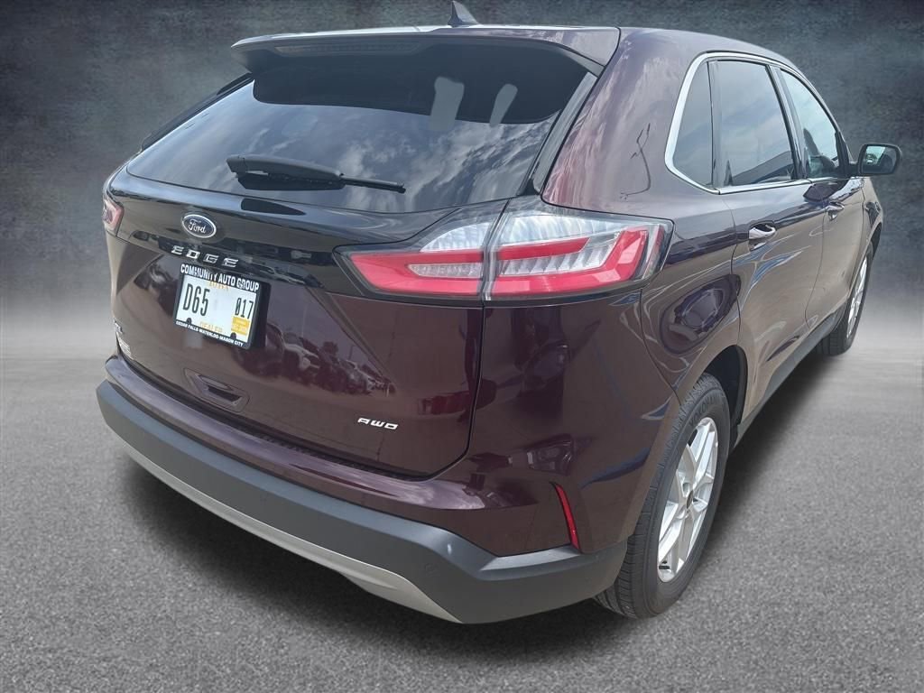 Used 2023 Ford Edge SEL image 3