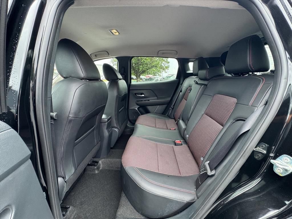 Certified 2025 Nissan Kicks SR FWD image 11