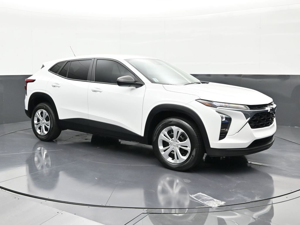 Used 2024 Chevrolet Trax LS FWD image 7