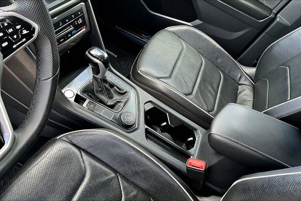 Used 2022 Volkswagen Tiguan SEL R-Line AWD/4WD image 19