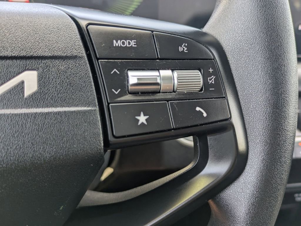 Used 2025 Kia K4 LXS image 26