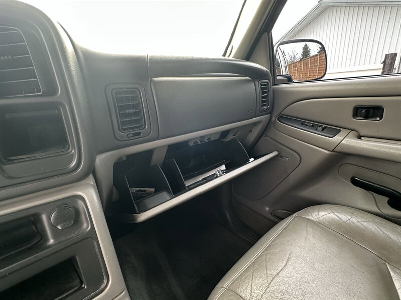 Used 2005 Chevrolet Tahoe LS w/ Preferred Equipment Group AWD/4WD image 23