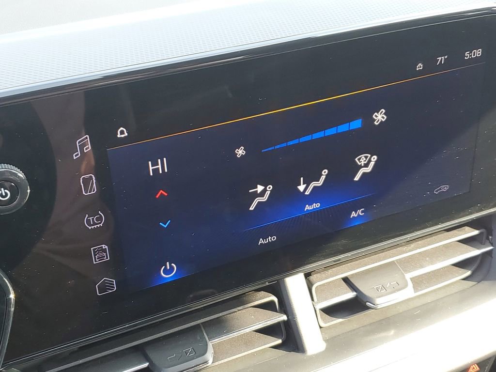 Used 2025 Chevrolet Trax ACTIV w/ Driver Confidence Package image 14