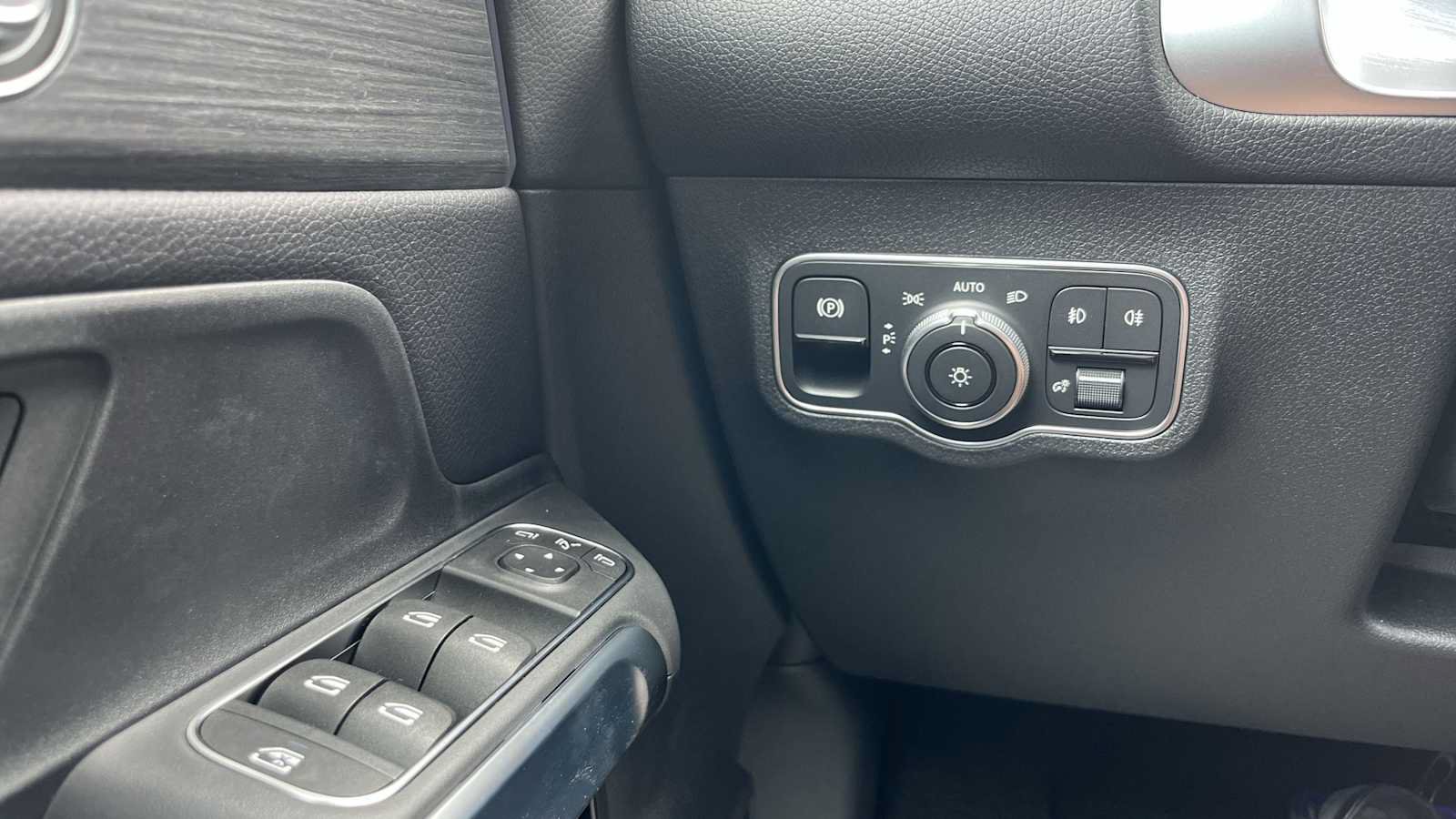 New 2026 Mercedes-Benz GLB 250 4MATIC image 32
