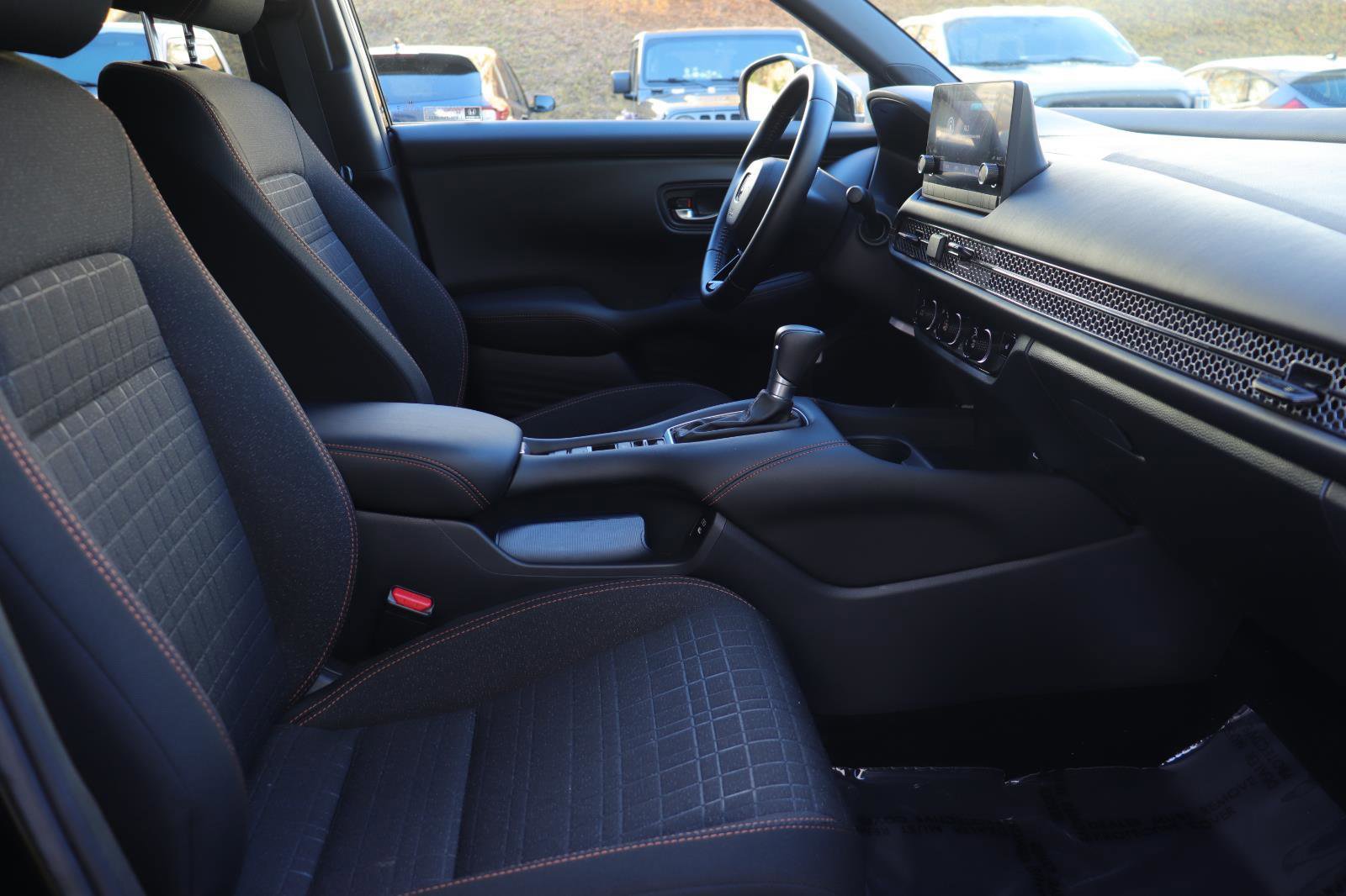 Used 2025 Honda HR-V Sport image 17