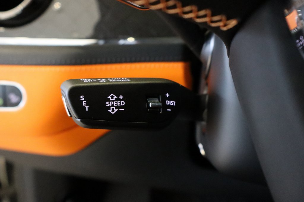 Used 2025 Bentley Bentayga image 8