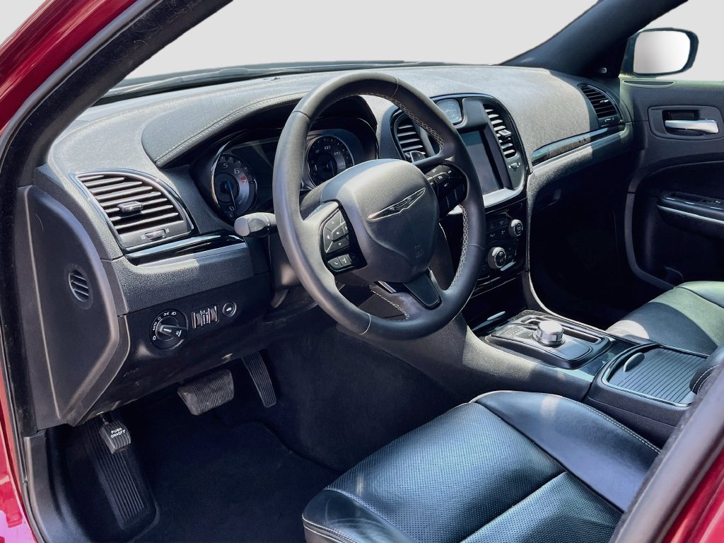 Used 2023 Chrysler 300 S w/ Comfort Group RWD image 9
