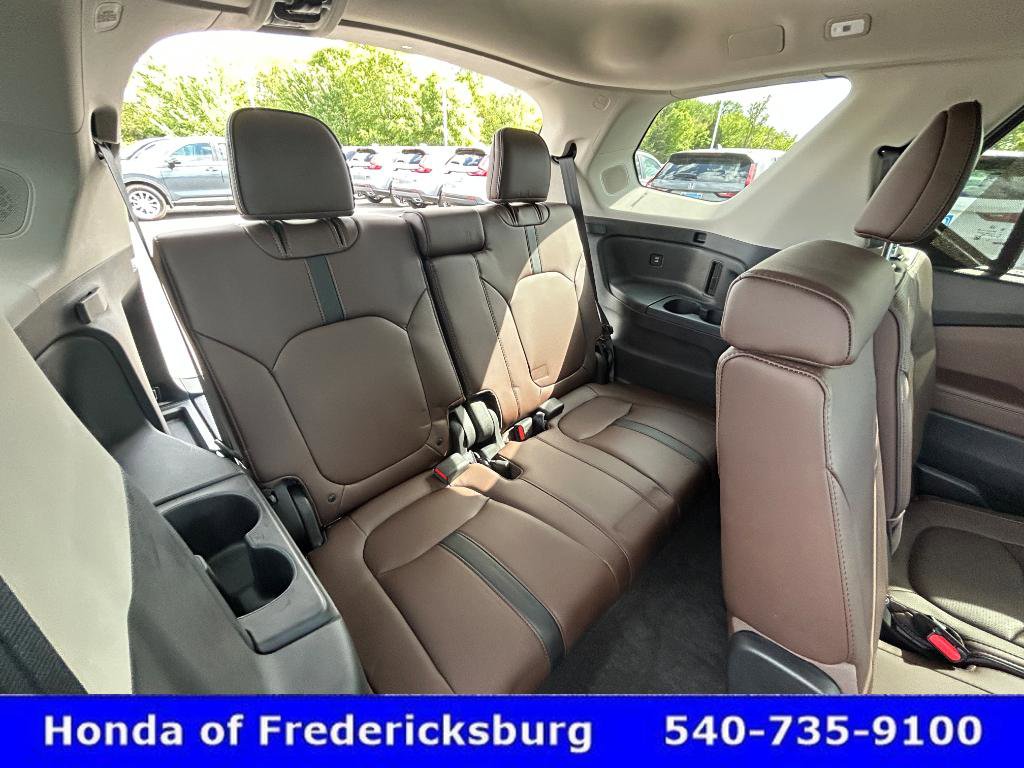 Used 2025 Honda Pilot Elite image 30