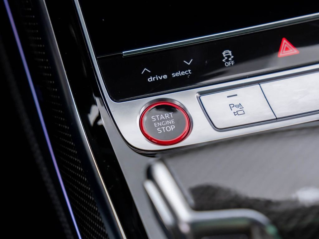 Used 2022 Audi S8 image 23