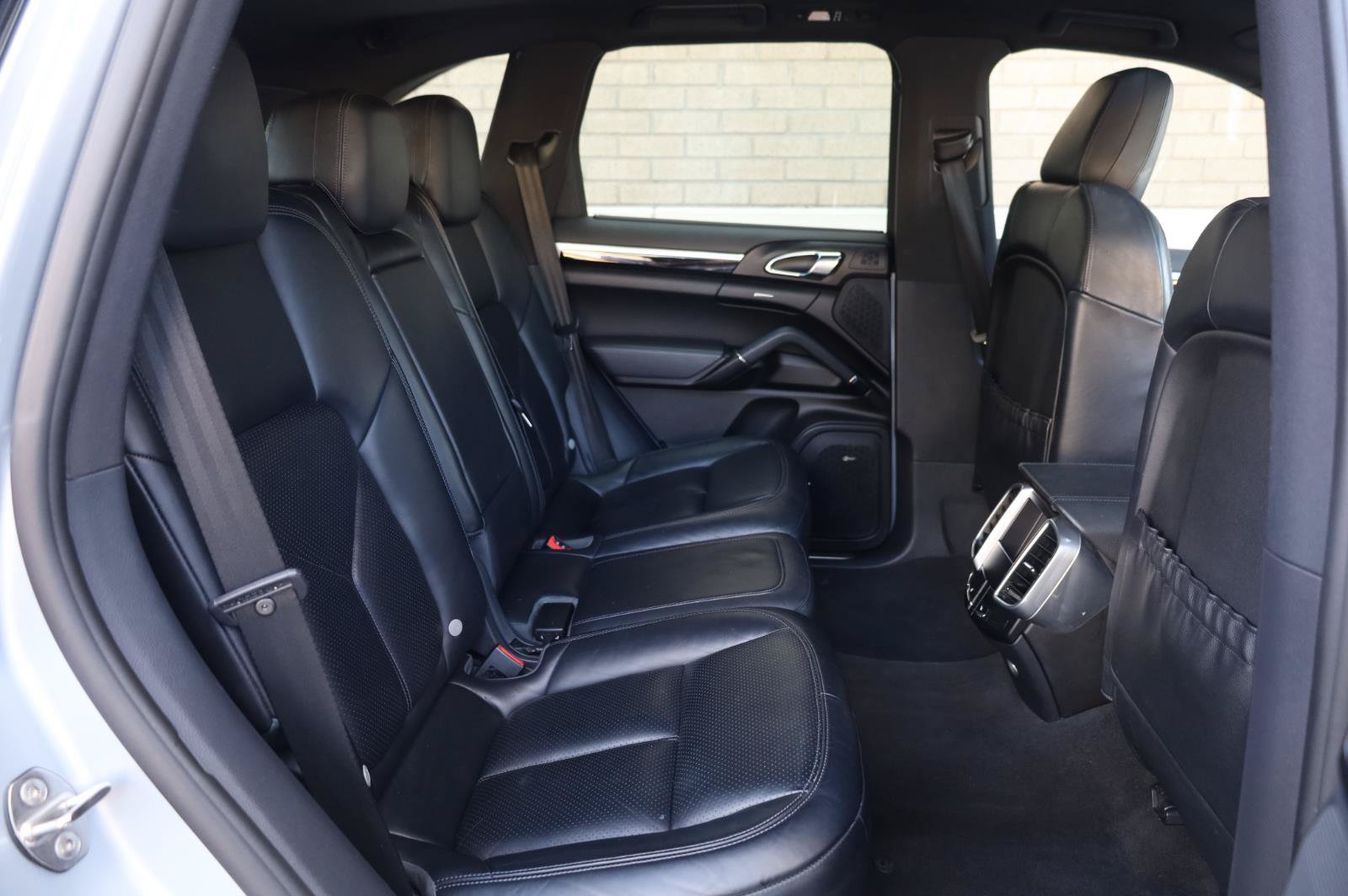 Used 2016 Porsche Cayenne AWD/4WD image 25