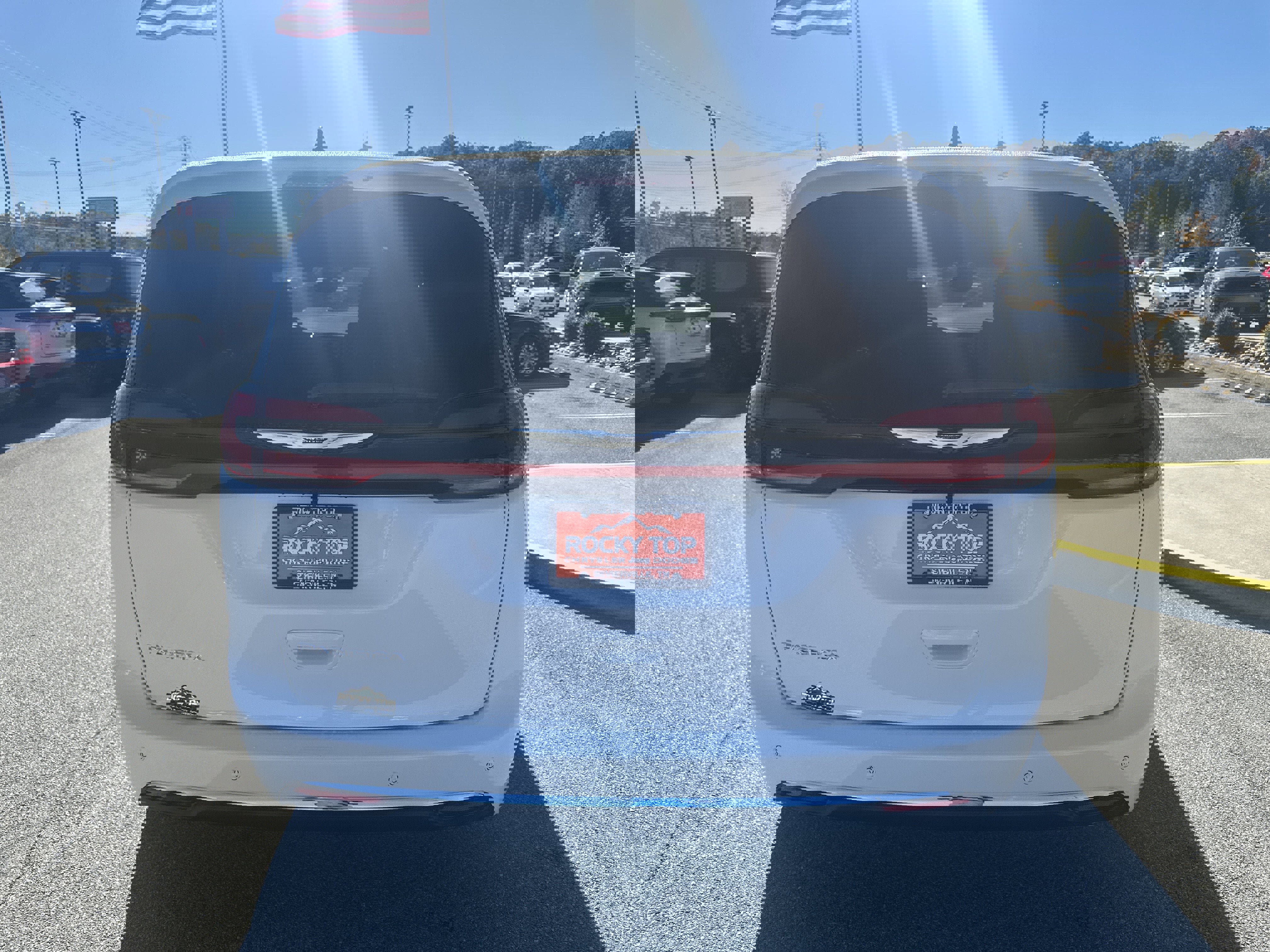 New 2026 Chrysler Pacifica Select image 8