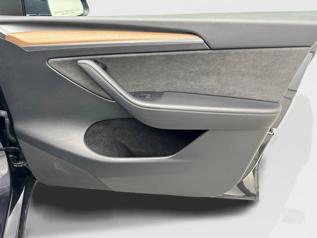 Used 2024 Tesla Model Y Long Range image 48
