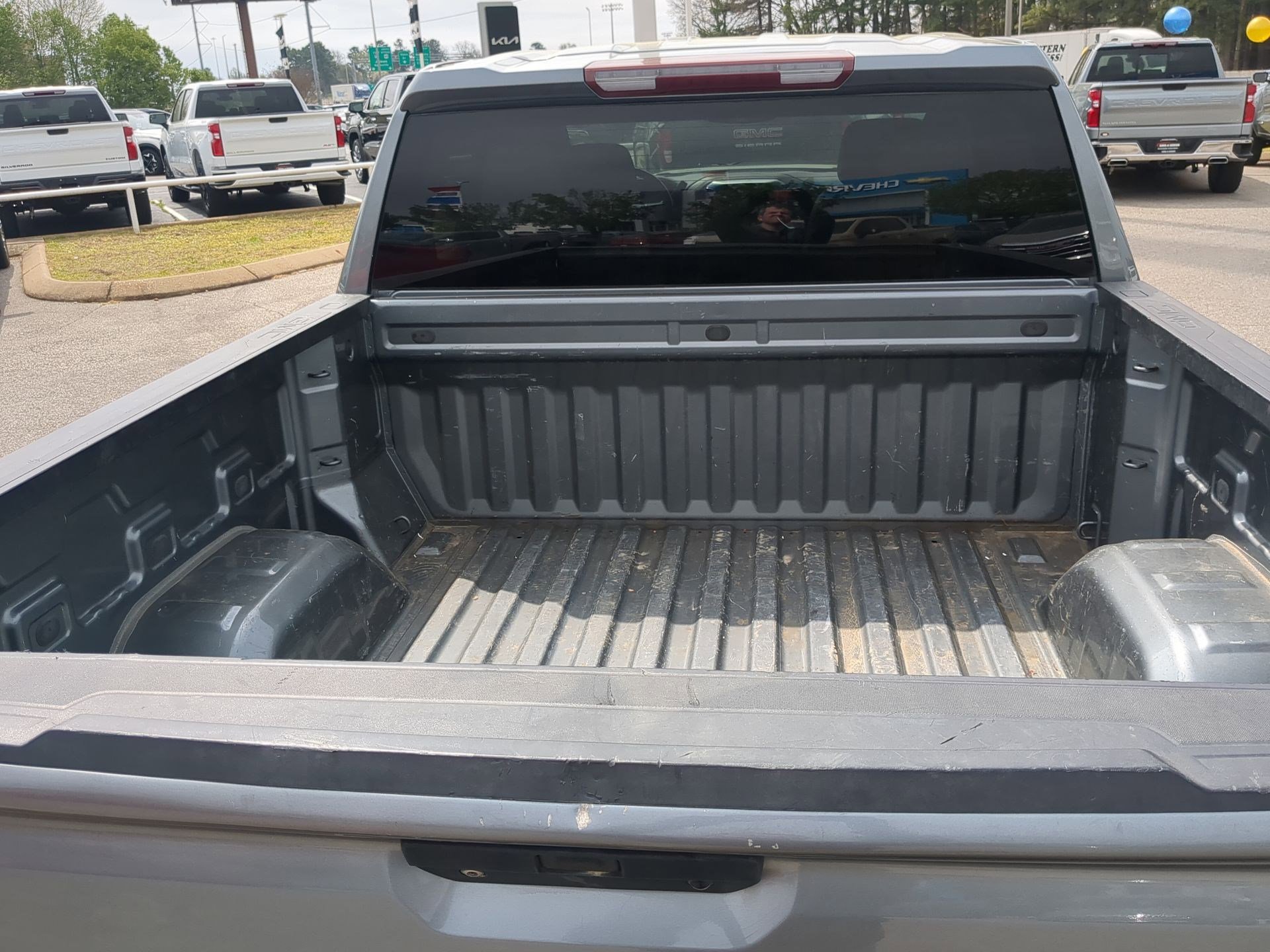 Used 2020 GMC Sierra 1500 SLT w/ X31 Off-Road Package AWD/4WD image 23