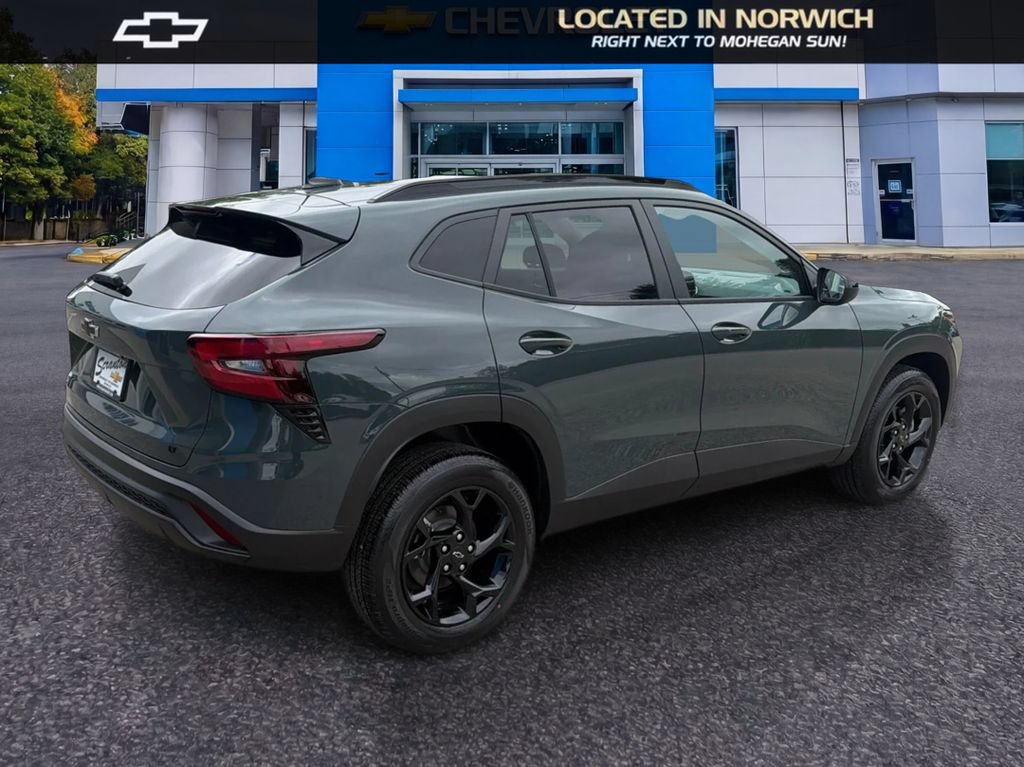 New 2026 Chevrolet Trax LT w/ Midnight Edition FWD image 5