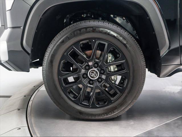 Used 2024 Toyota Tundra Limited AWD/4WD image 11