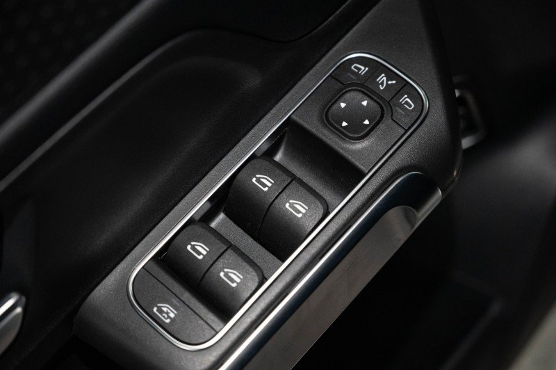 New 2026 Mercedes-Benz GLB 250 image 19