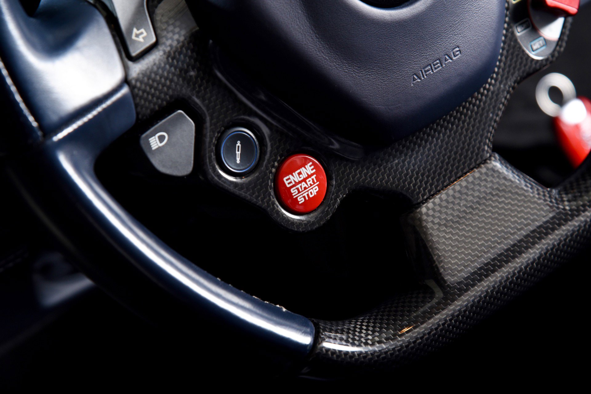 Used 2018 Ferrari 488 Spider image 21