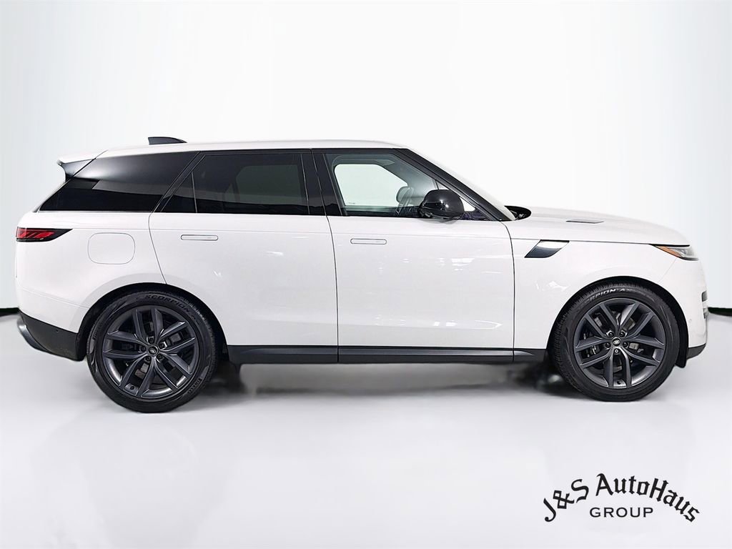 Used 2024 Land Rover Range Rover Sport SE AWD/4WD image 8