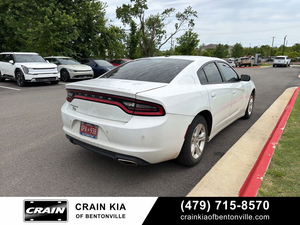 Used 2019 Dodge Charger SXT RWD image 3