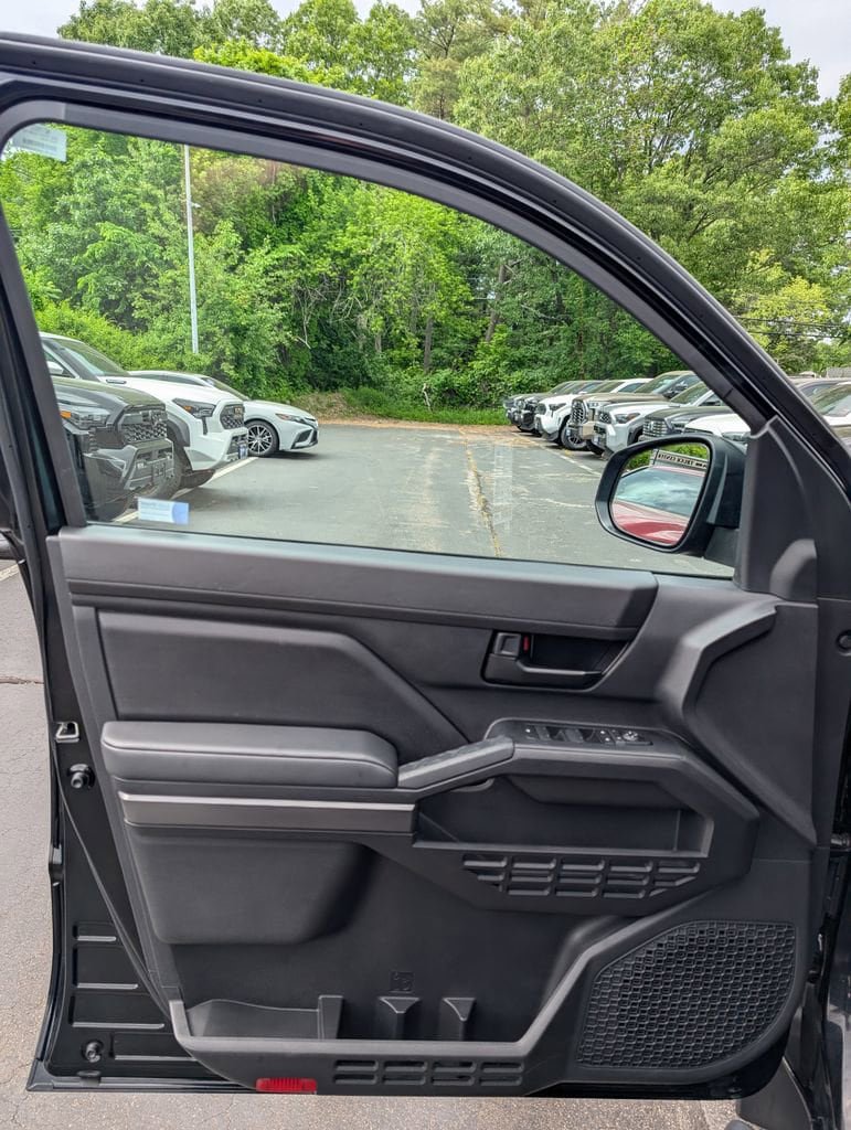 Certified 2024 Toyota Tacoma SR5 AWD/4WD image 12