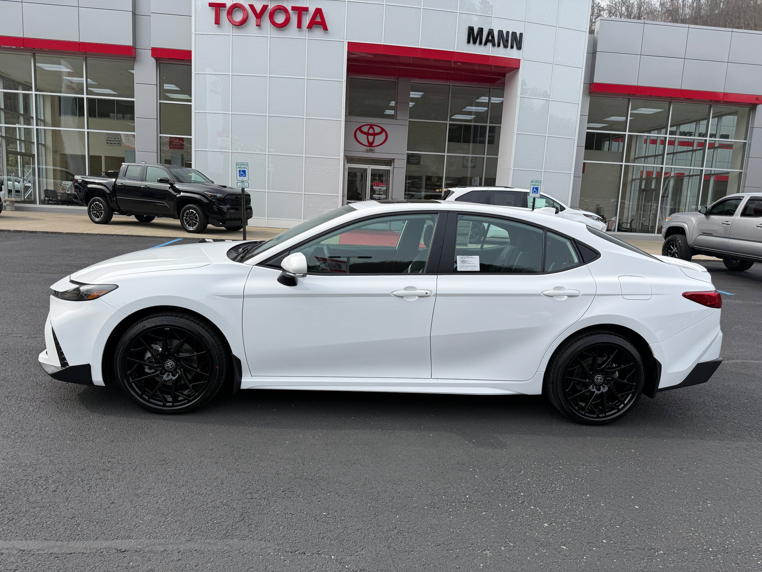 New 2026 Toyota Camry SE image 2