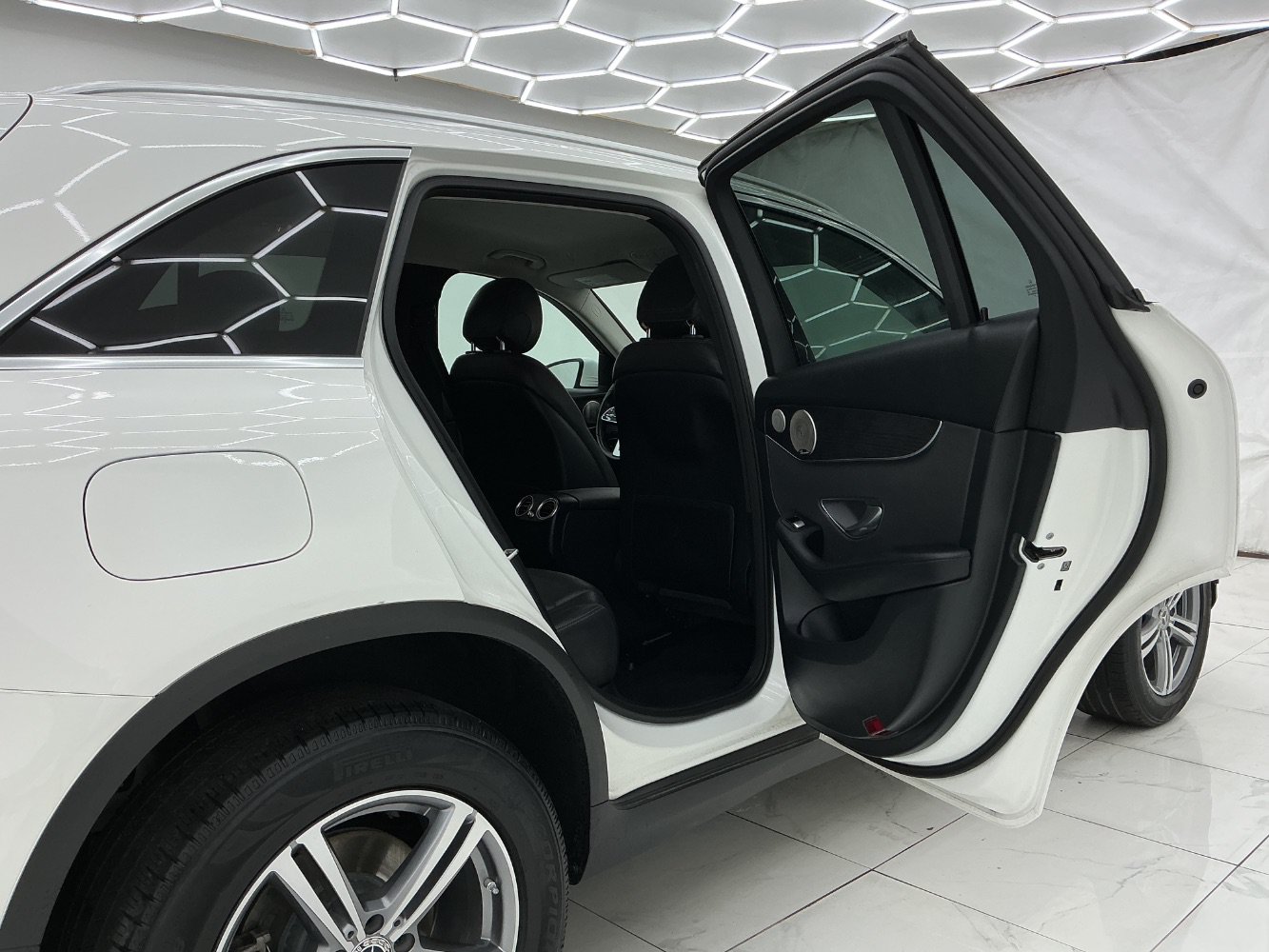Used 2021 Mercedes-Benz GLC 300 4MATIC image 23