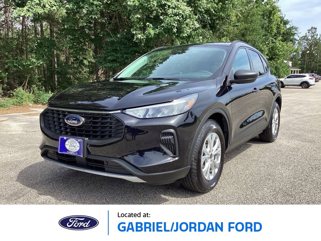 New 2025 Ford Escape Active