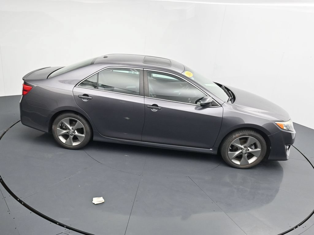 Used 2014 Toyota Camry SE w/ Leather Package FWD image 31