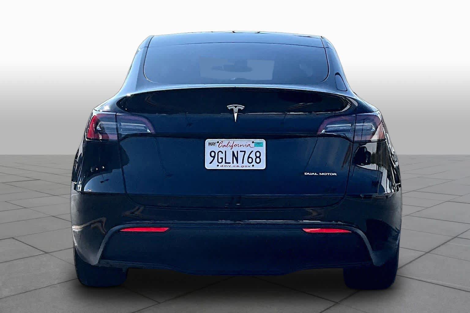 Used 2023 Tesla Model Y AWD image 4