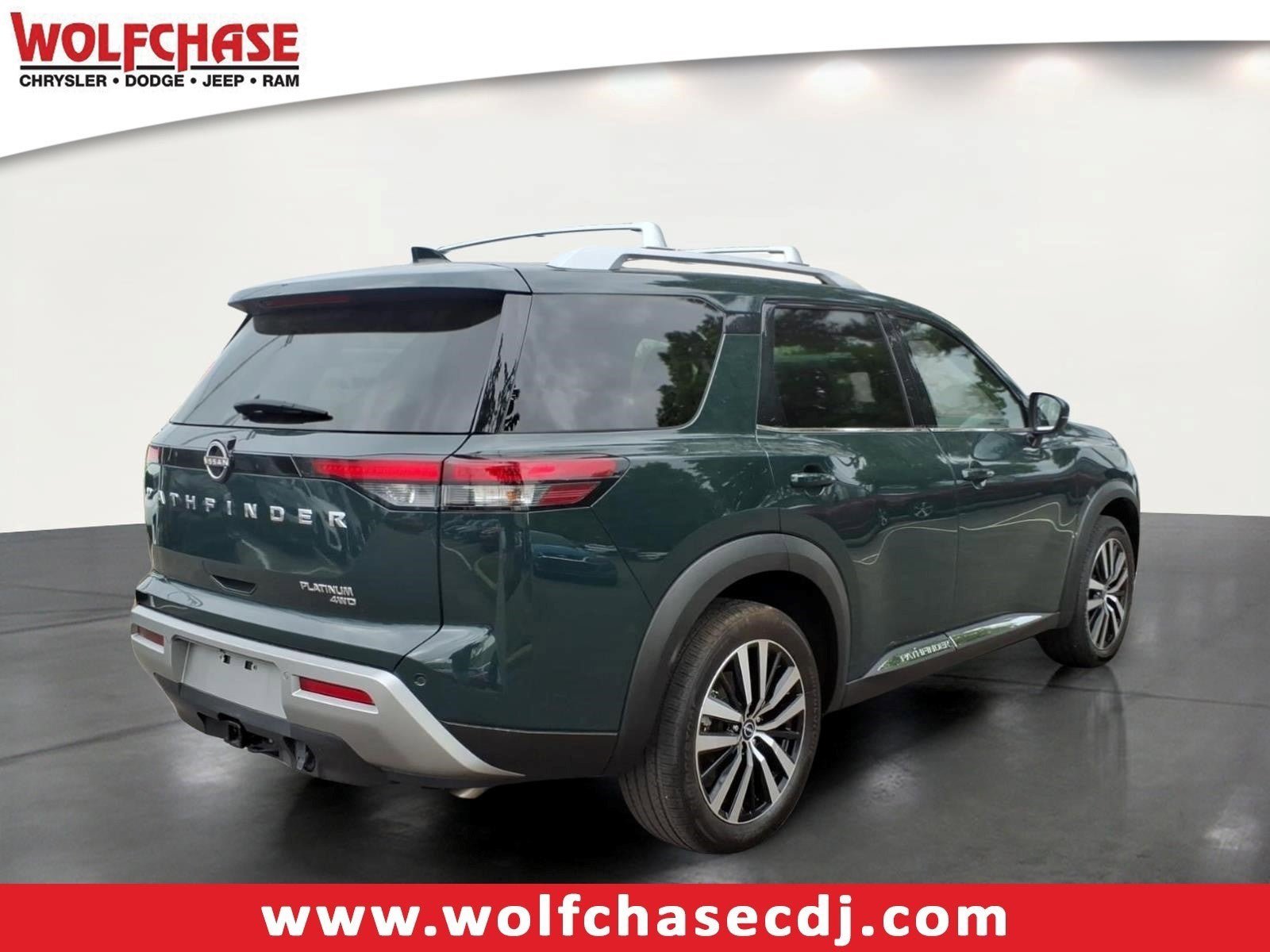 Used 2023 Nissan Pathfinder Platinum AWD/4WD image 5
