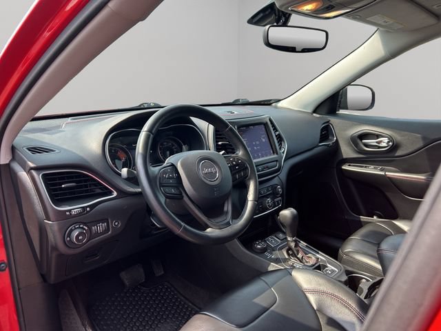 Used 2019 Jeep Cherokee Trailhawk w/ Comfort & Convenience Group AWD/4WD image 28