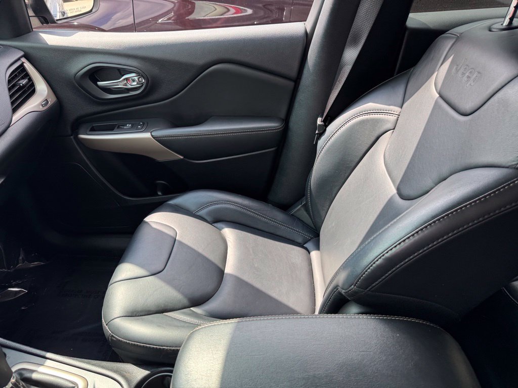 Used 2018 Jeep Cherokee Limited AWD/4WD image 24