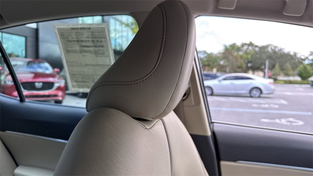 Used 2018 Toyota Camry LE image 21