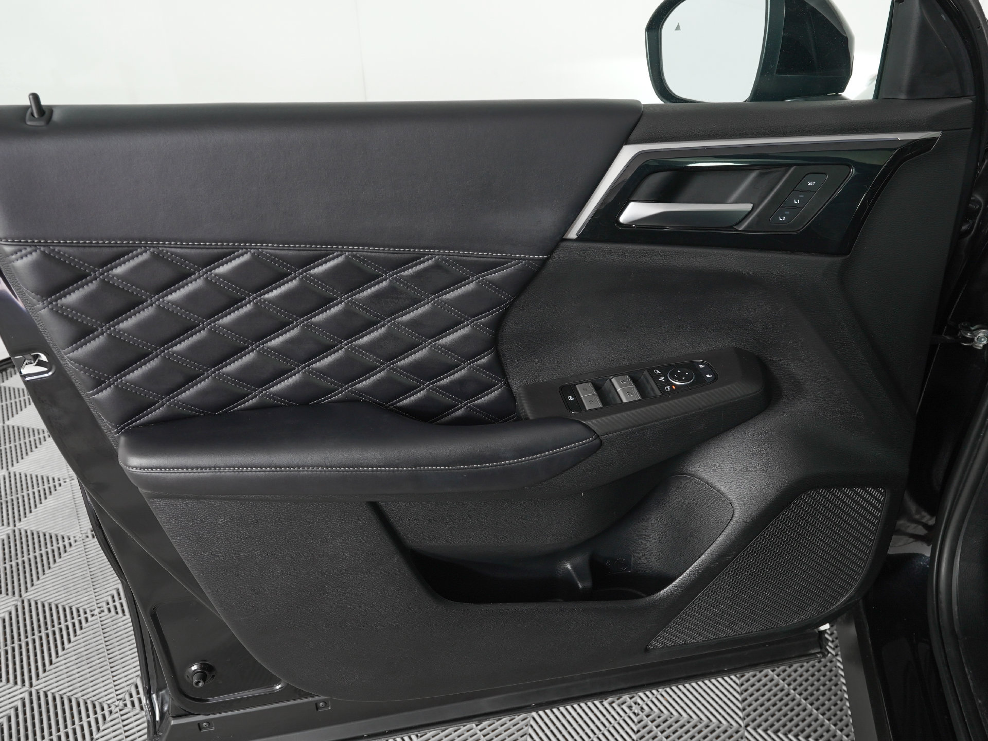 Used 2024 Mitsubishi Outlander SEL FWD image 17